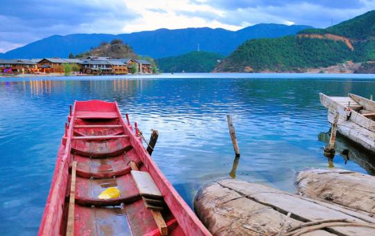 丽江到泸沽湖的旅行指南，最新旅游攻略与路线规划